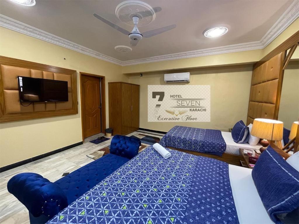 Hotel Seven 7 Karachi Bagian luar foto