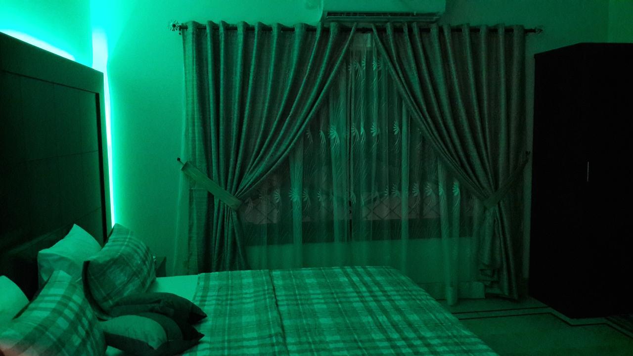 Hotel Seven 7 Karachi Bagian luar foto