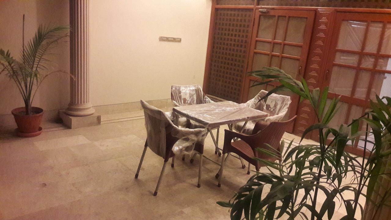 Hotel Seven 7 Karachi Bagian luar foto