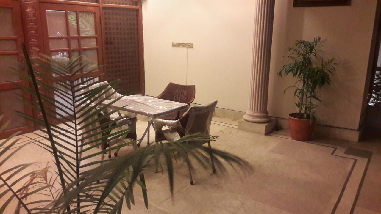 Hotel Seven 7 Karachi Bagian luar foto